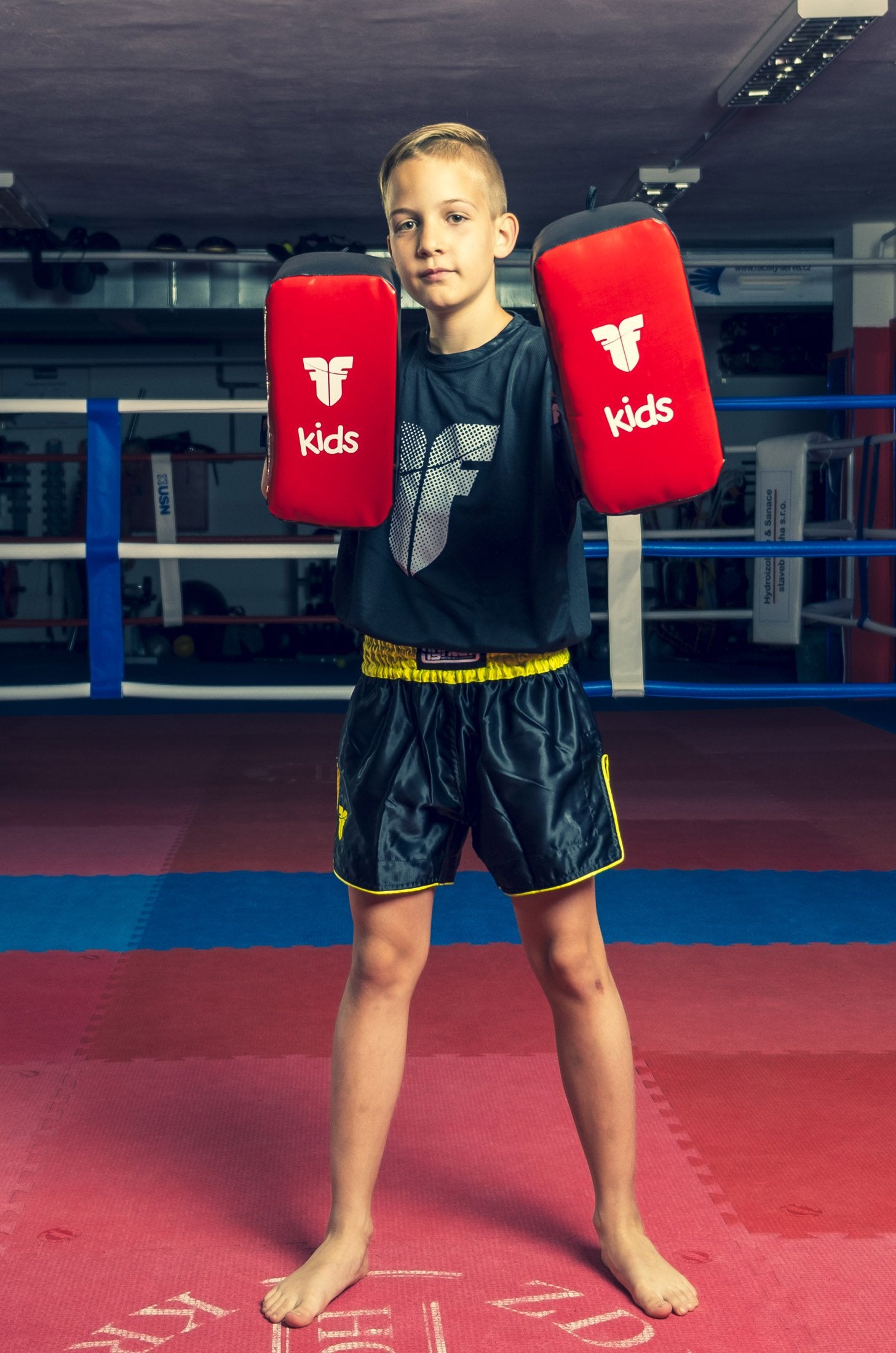 Fighter Kids Kick Pad - pair - red