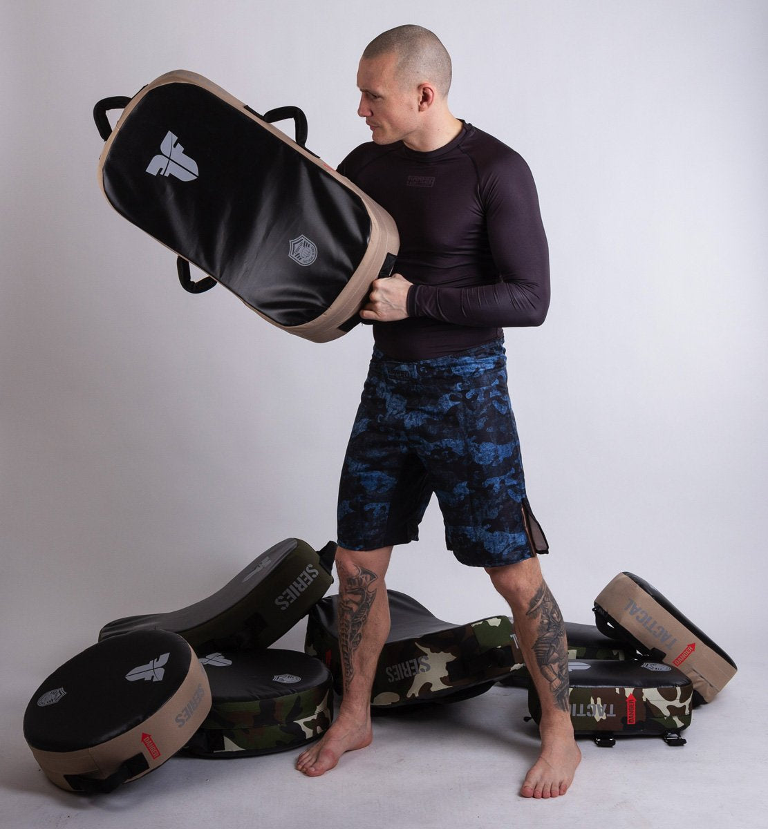 Fighter Kicking Shield - MULTI GRIP - TACTICAL SERIES - Desert