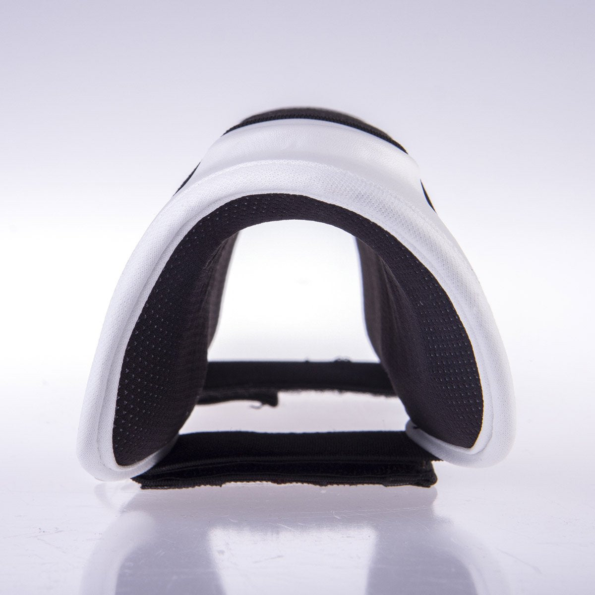 Shin Guard Fighter Ergo - white